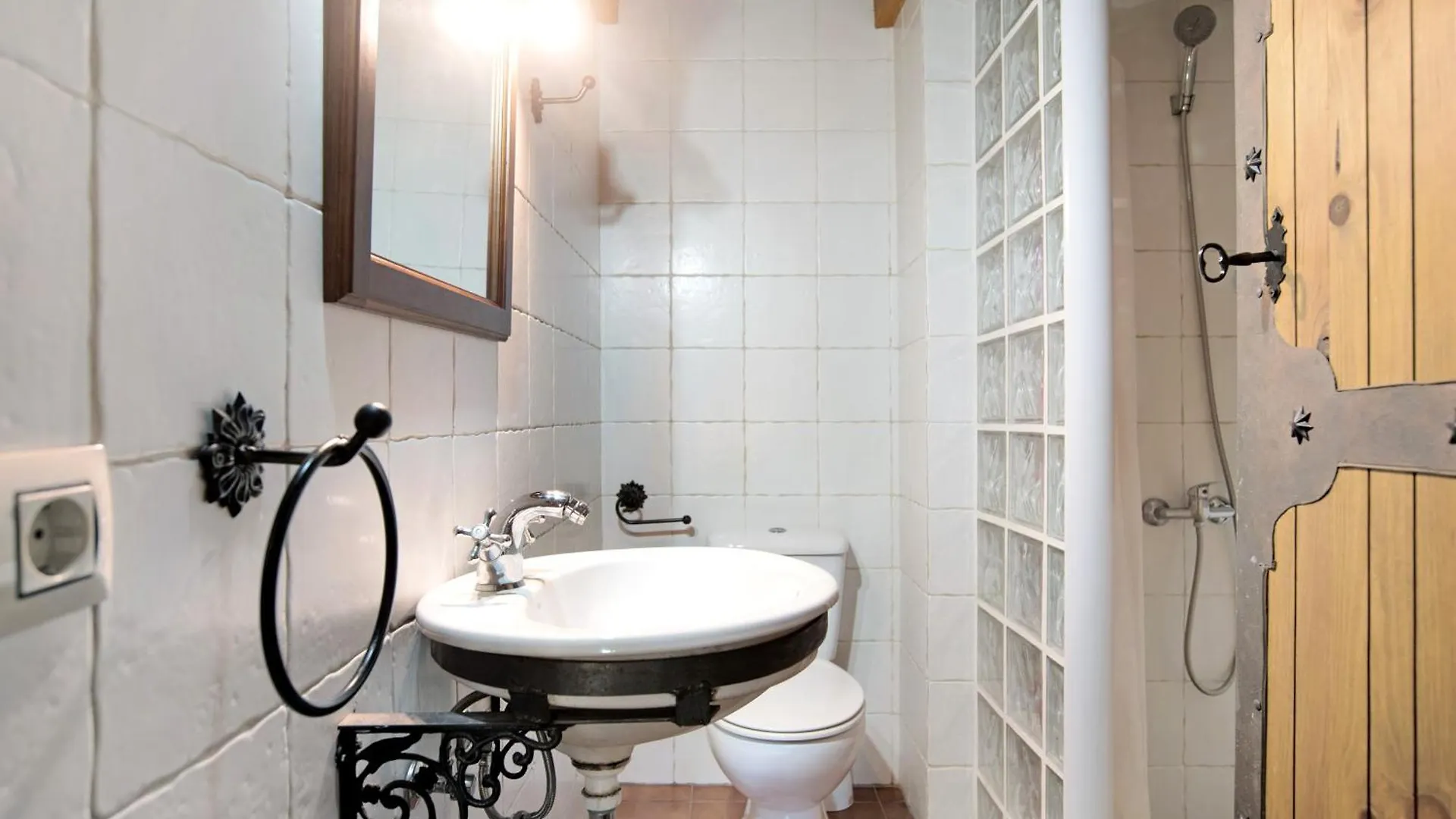 Casa Alucema Guest House Zahara De La Sierra Spain